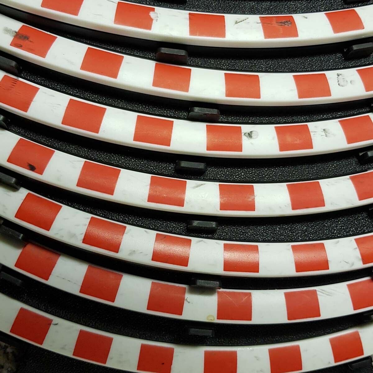 Scalextric 1:32 Sport Black Borders & Barriers - 12 Outer, 12 Inner, 6 Lead #Ra