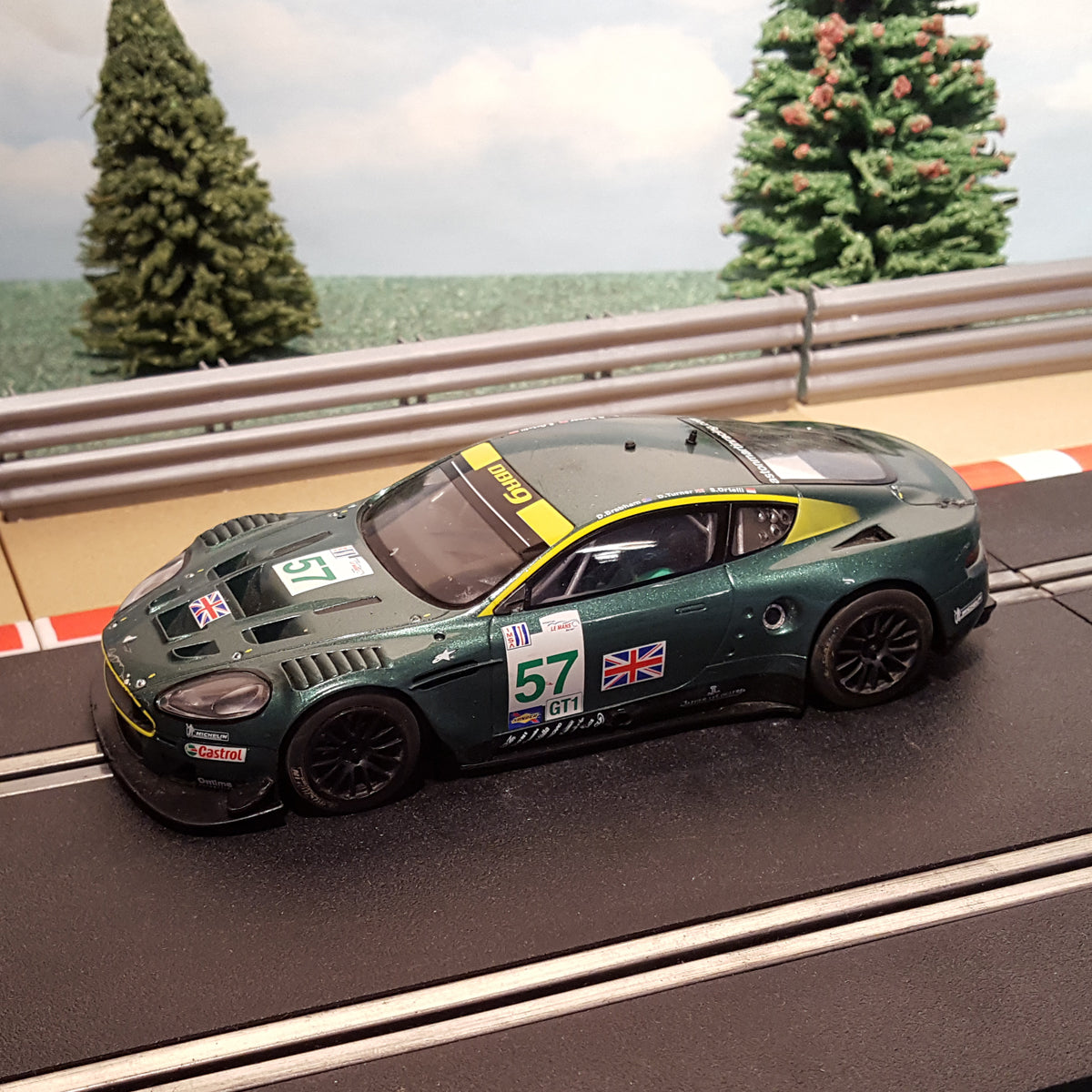 Scalextric 1:32 Digital Car - C2644D Aston Martin DBR9 #57 *LIGHTS* #WMS