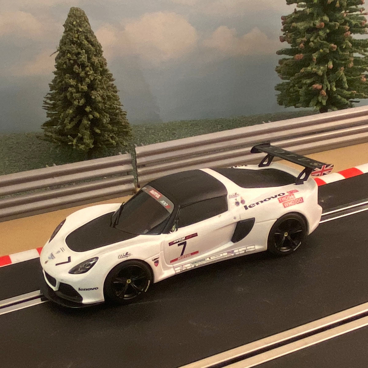 Coche Scalextric 1:32 - C3513 White Lotus Exige #7 #M