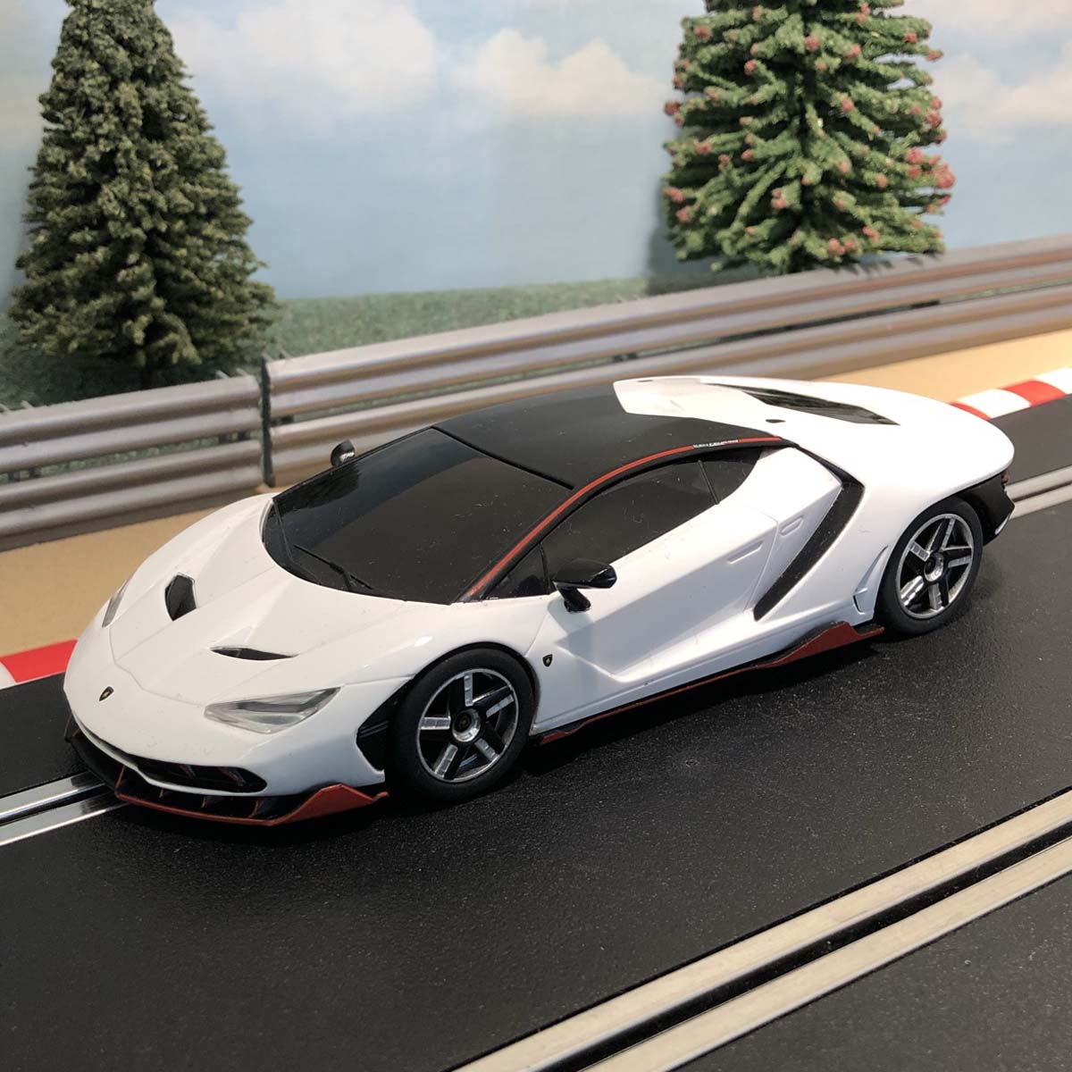 Scalextric C4087 Lamborghini Centenario - Monocerus White #Z