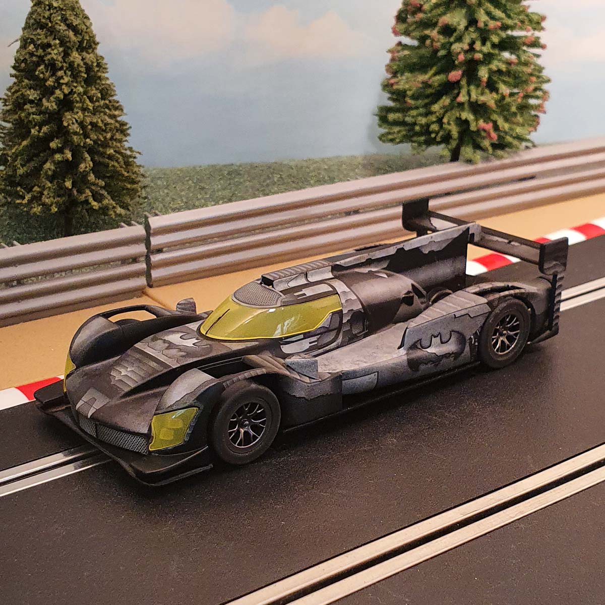 Scalextric C4140 Batman Batmobile *LIGHTS*