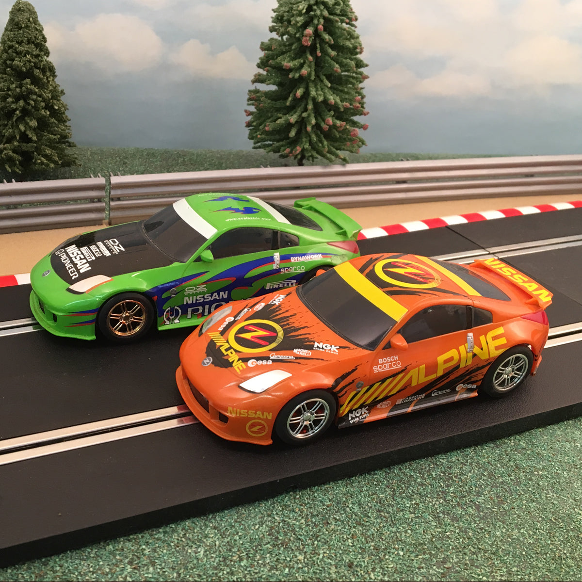 Scalextric 1 32 Pair Of Drift Cars Nissan 350Z Pioneer Alpine