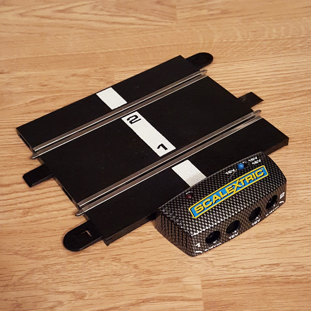 Scalextric Sport 1:32 Powerbase - Half Straight Track C8217