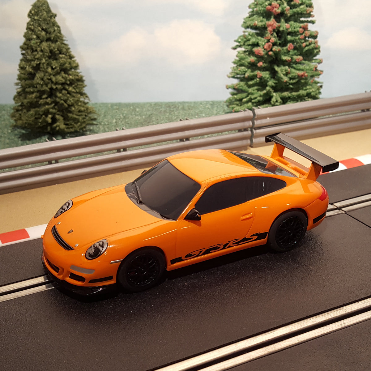 Scalextric C2871 Orange Porsche 997 GT3RS & Black Wheels #E