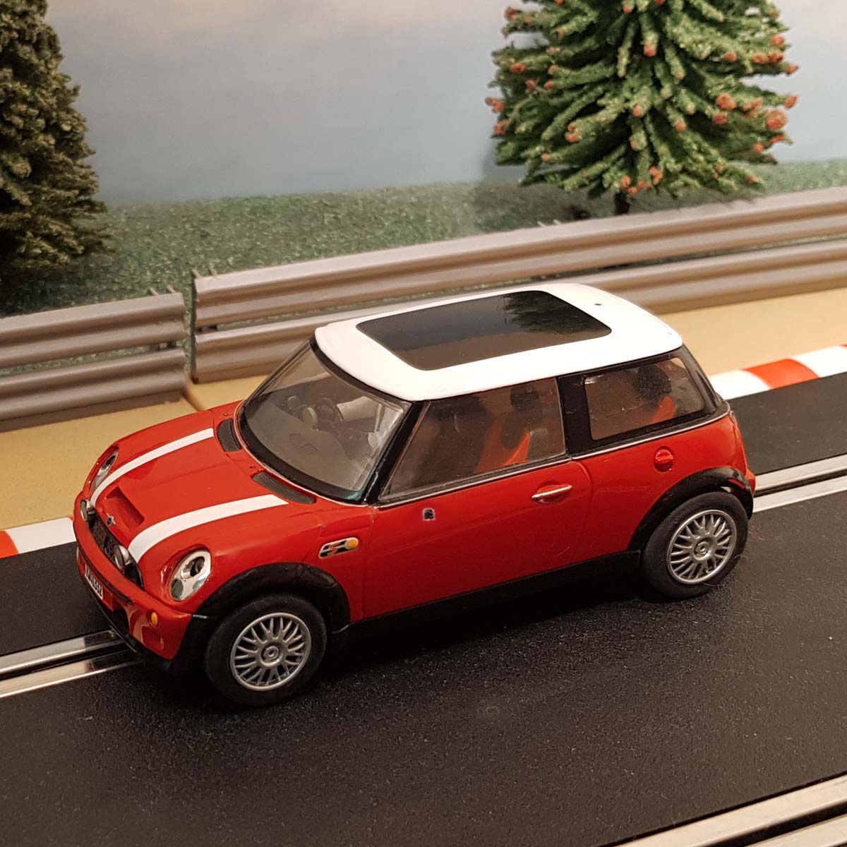 Scalextric 1:32 Car - C2538A Italian Job - Red BMW Mini Cooper *LIGHTS* #FWMS