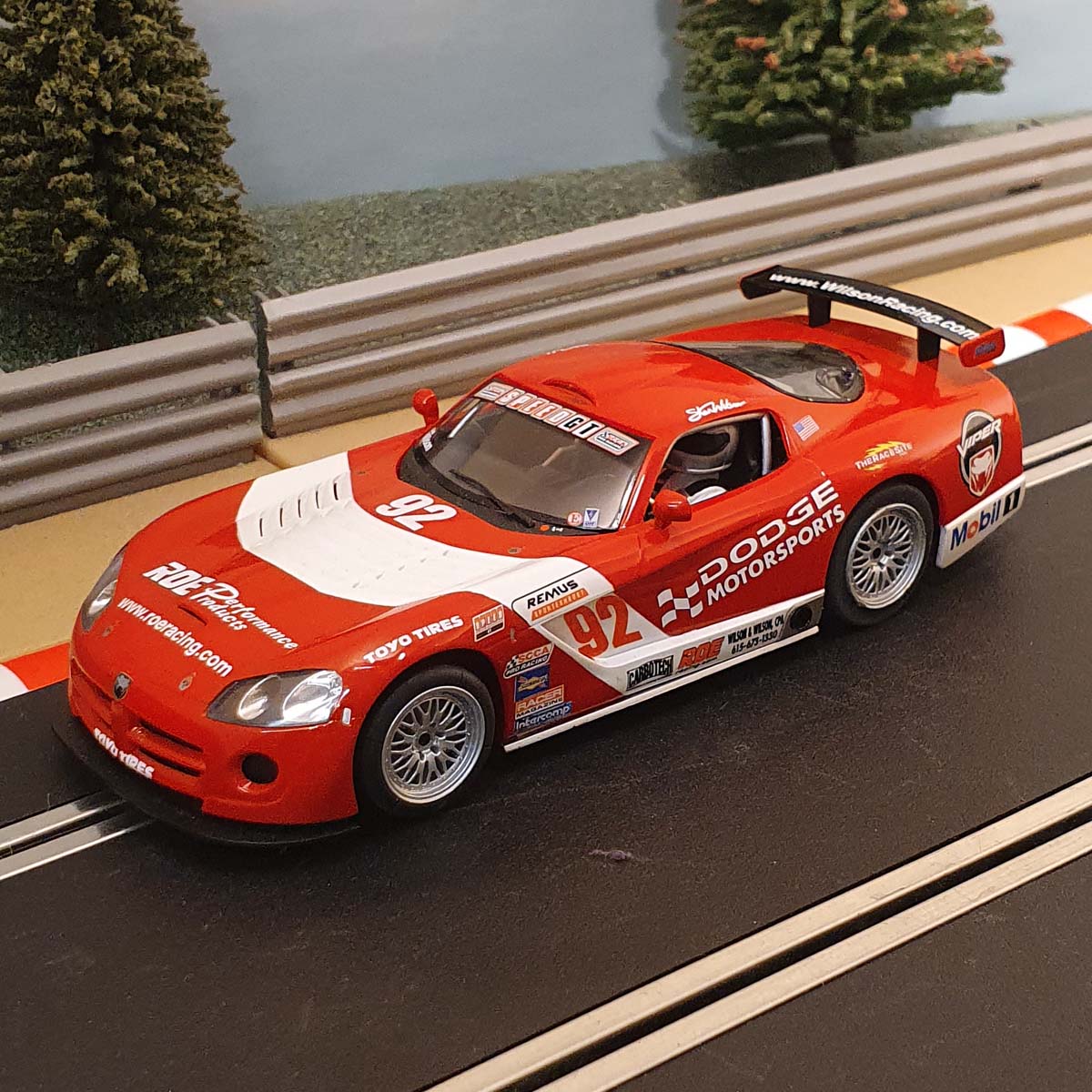 Scalextric 1:32 Digital Car - C2691D Red Dodge Viper #92 *LIGHTS* #E