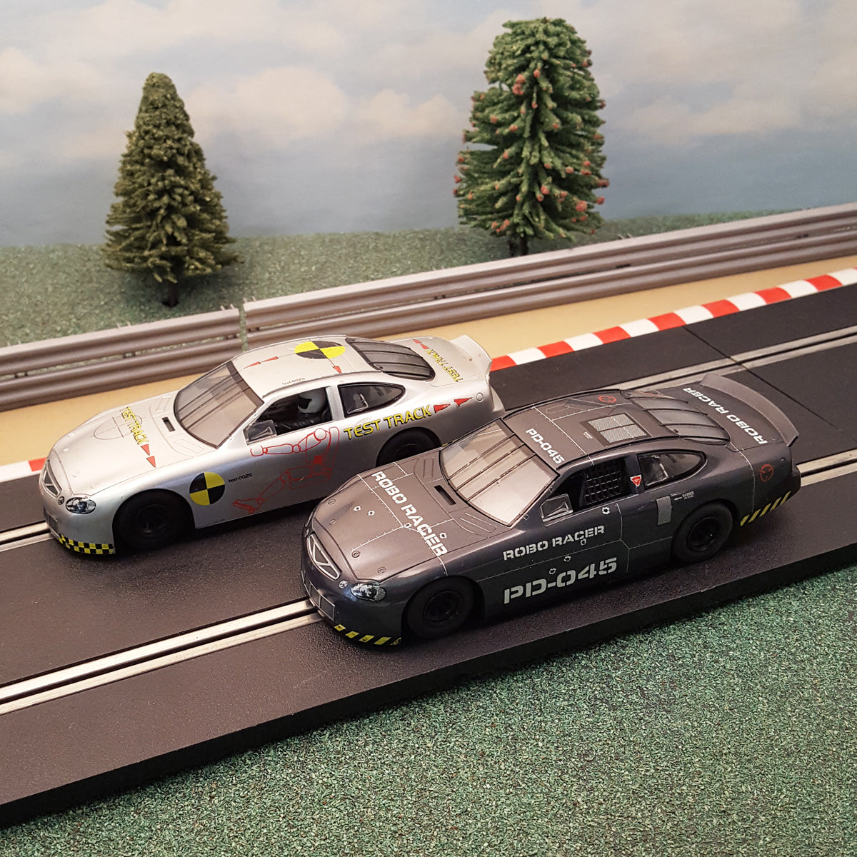 Scalextric 1:32 Pair of Cars - Ford Taurus Test Track Car & Robo Racer #S