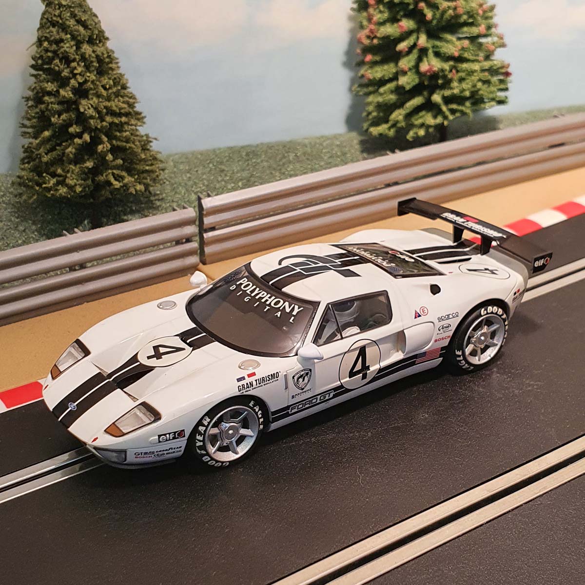 Scalextric Digital C2995D Ford GT L.M. #4 Gran Turismo White *LIGHTS* #E