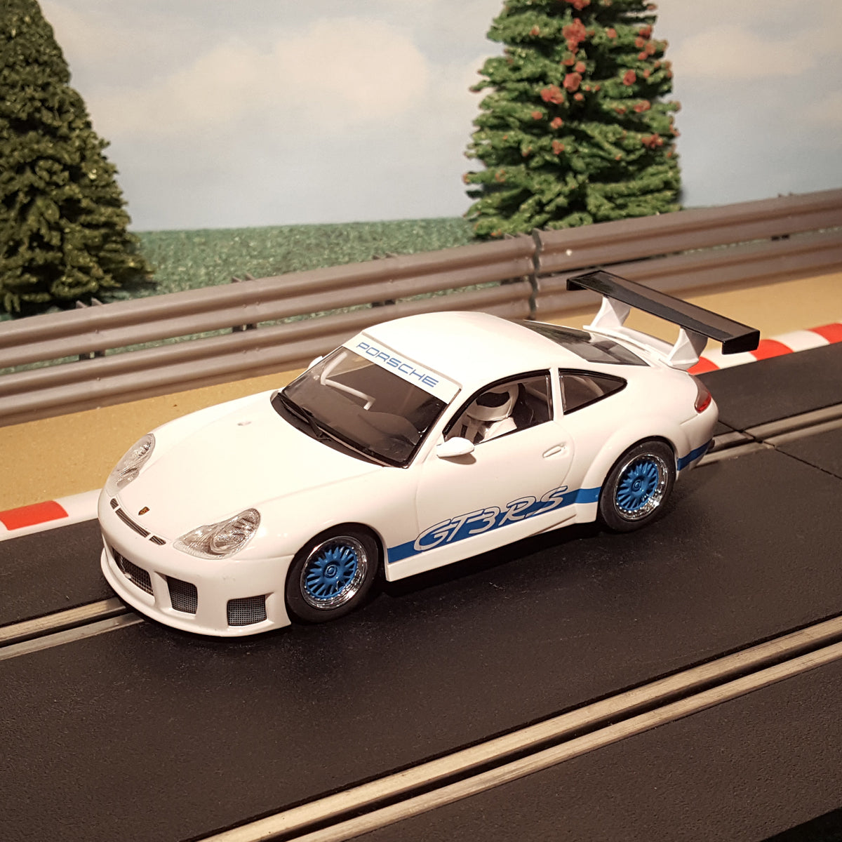 Scalextric C2857 Porsche 911 GT3R Top Gear The Stig *LIGHTS* – Action Slot Racing