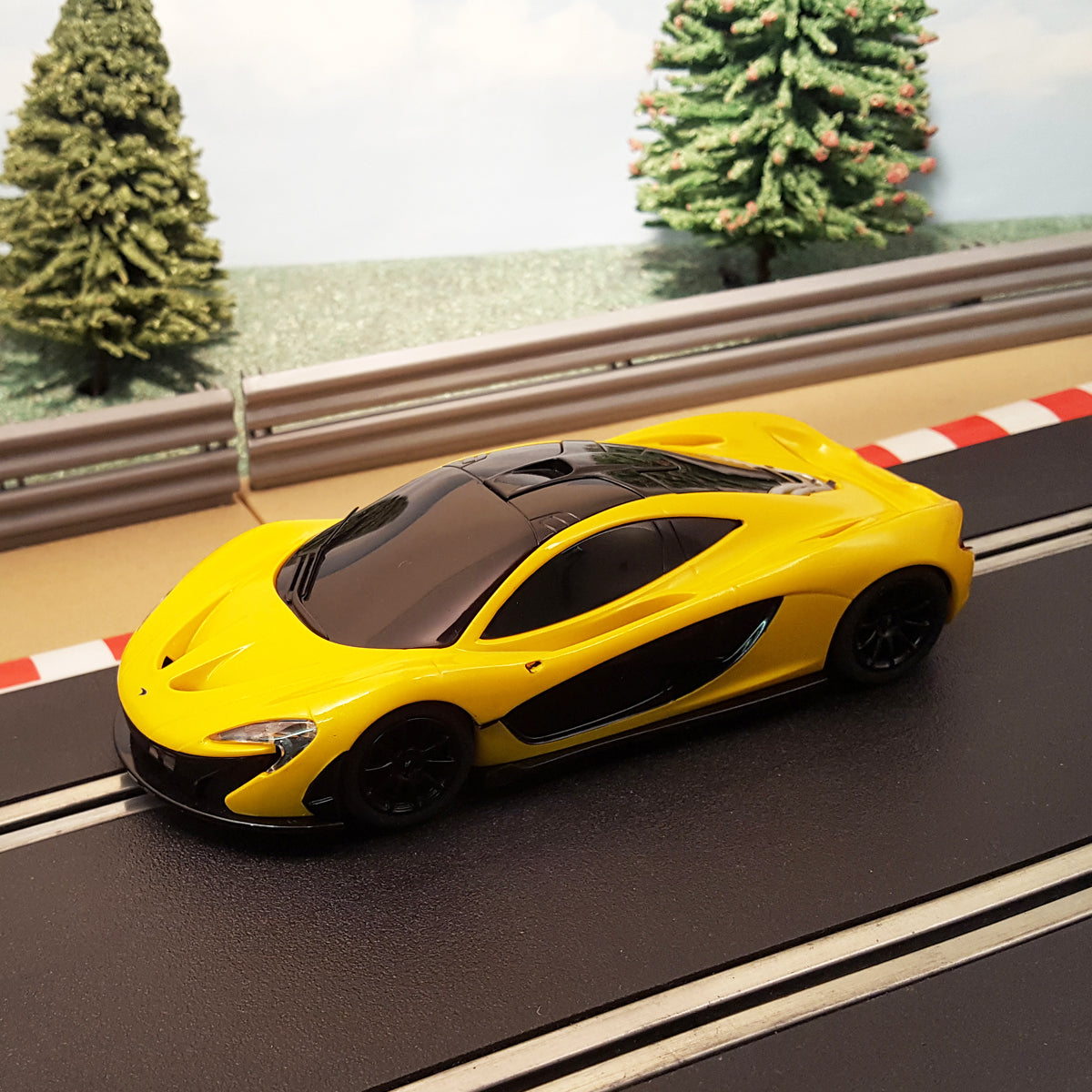 Scalextric 1:32 Car - Yellow McLaren P1 *LIGHTS* #M