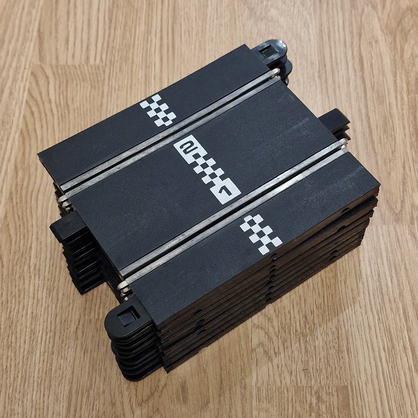 Scalextric Sport 1:32 Track - C8207 Short / Half Straights x 10 + Start Line #A