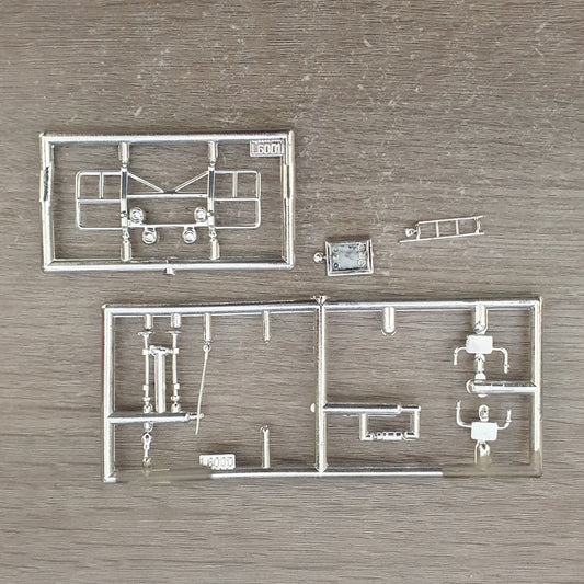 Scalextric 1:32 Lorry spares - L6000 L6001 Chrome Sprue - Grill Mirrors Ladder B