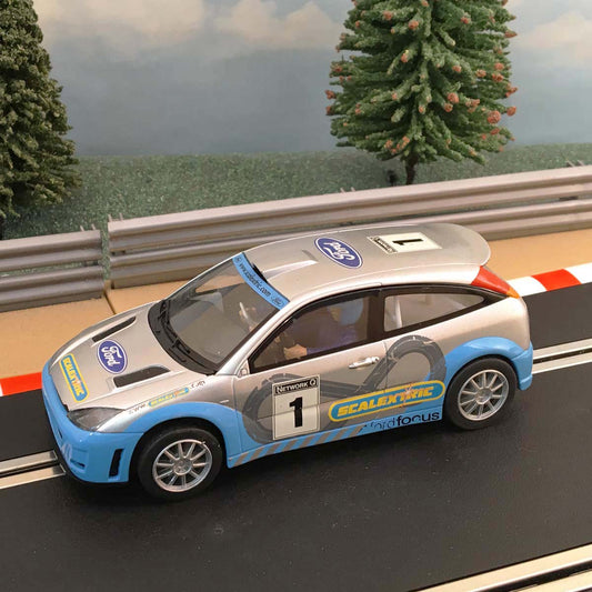 Coche Scalextric 1:32 - Ford Focus Rally WRC azul y plateado #1 #M