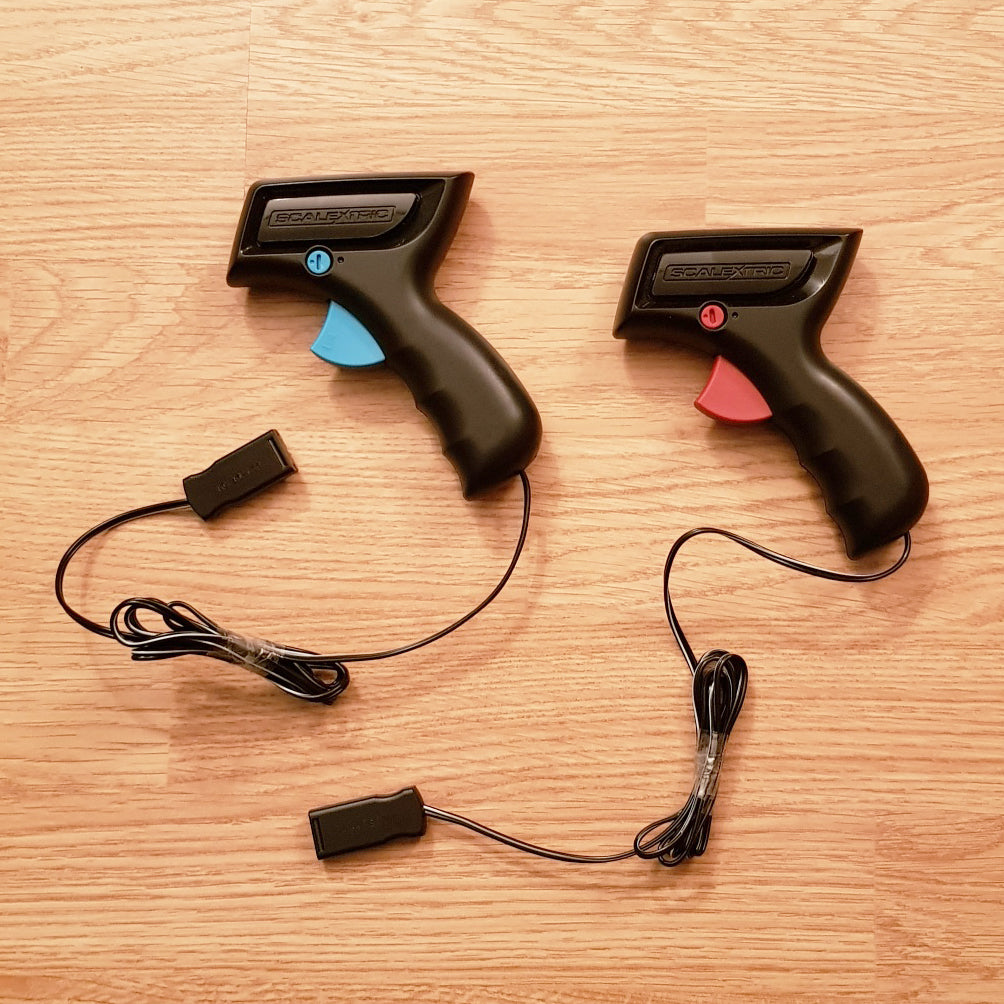 Scalextric Pair Of Speed Limiting Controllers / Throttles C8437