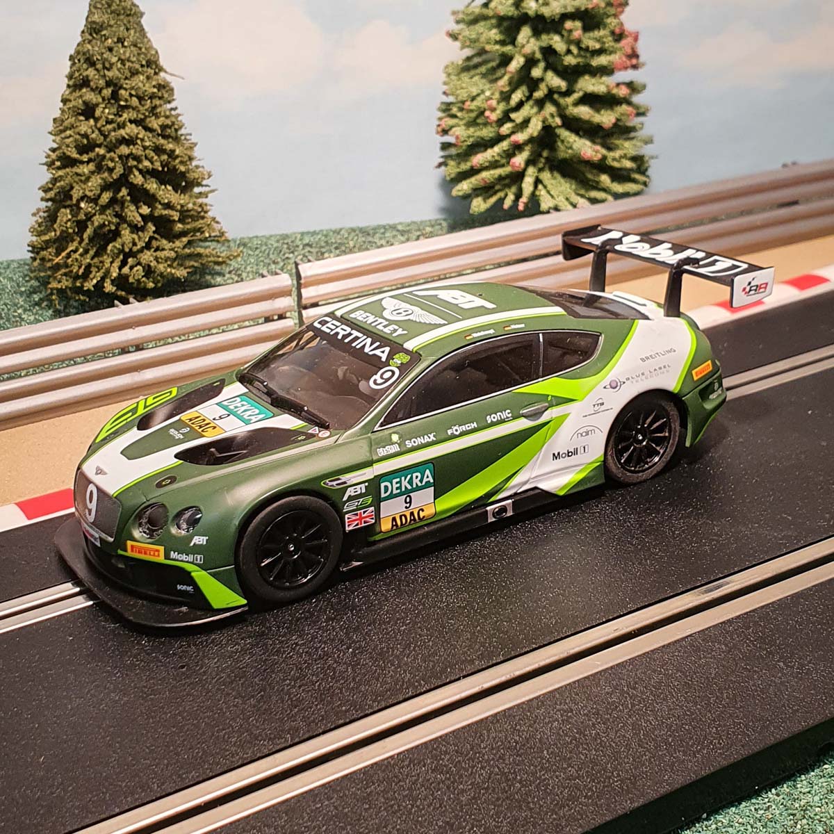 Scalextric ex C1413 Bentley Continental GT3 *LIGHTS* #9 #M