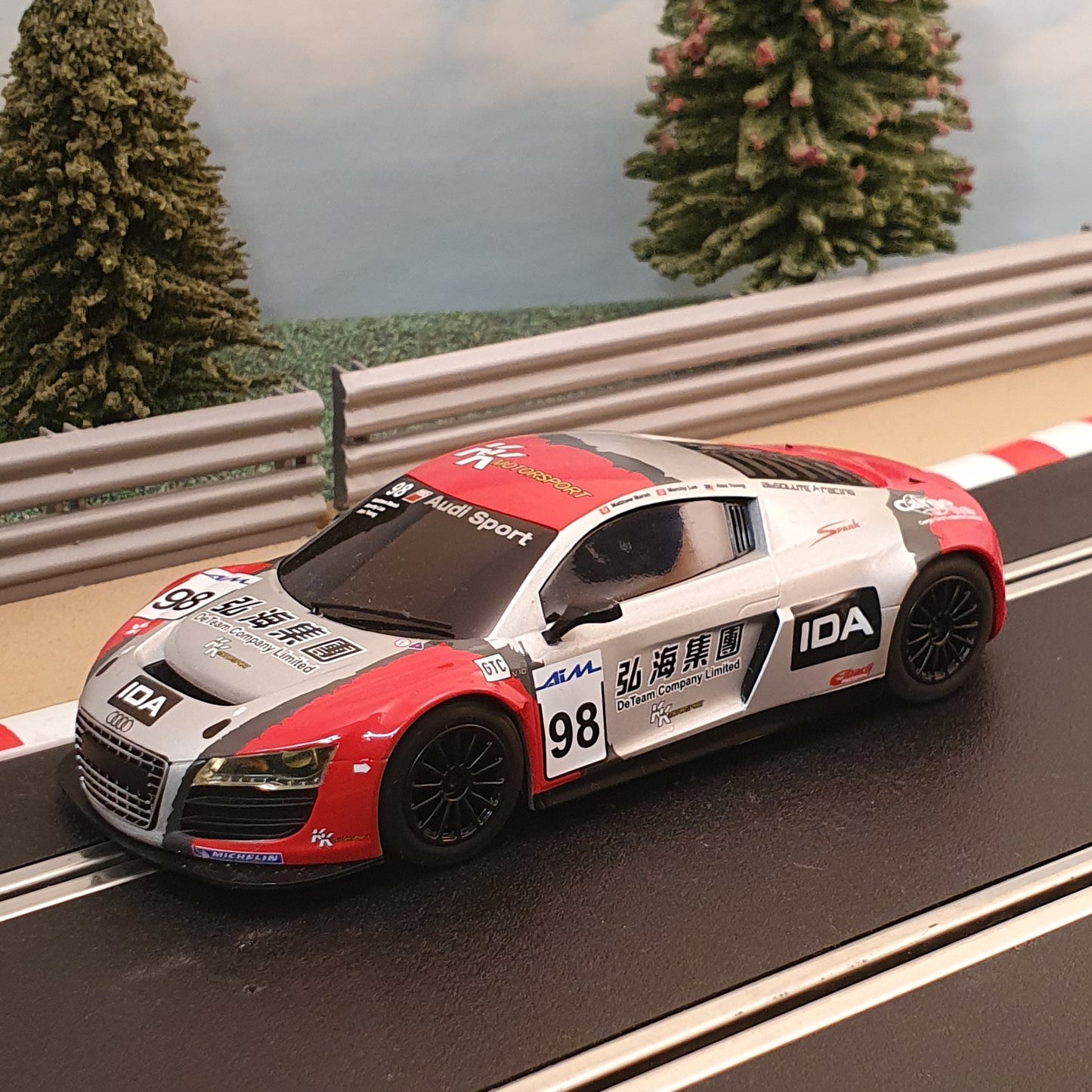 Scalextric 1:32 Car - C3279 Audi R8 KK #98