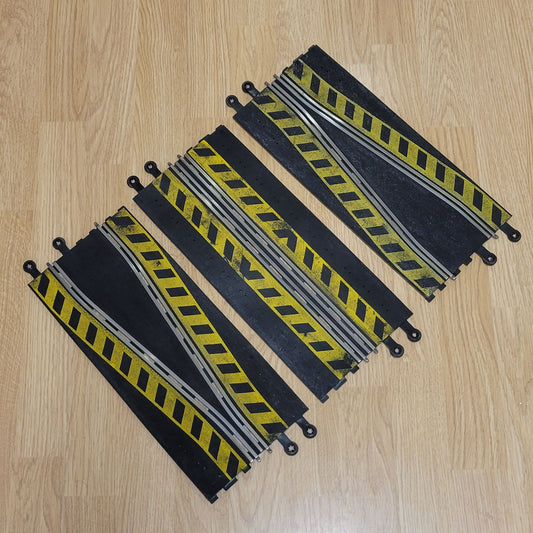 Scalextric 1:32 Classic Track - PT74 PT75 Long Chicane With Yellow Hatching #A