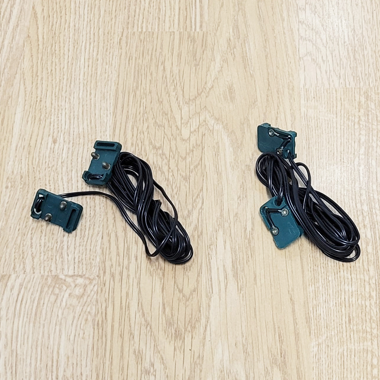 Scalextric A252 C252 Power Boost Cables Leads - Pair Black 80cm Green Terminals