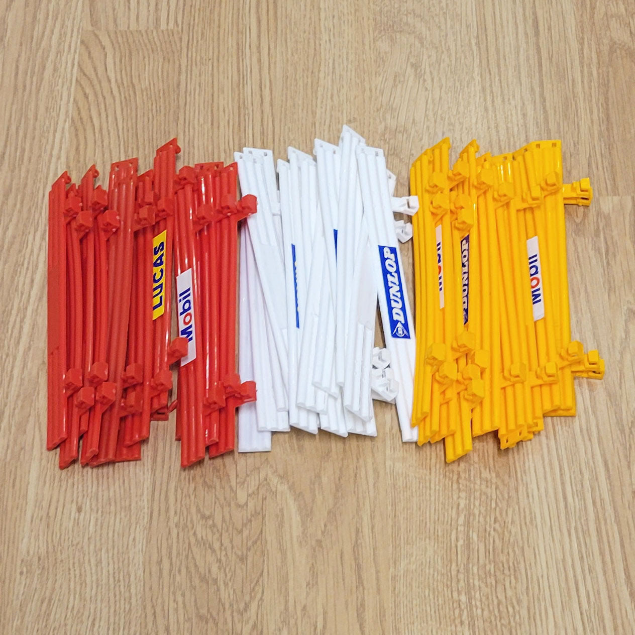 Scalextric Classic 1:32 Track Barriers Armco Fence C274 - Red White Yellow x 42