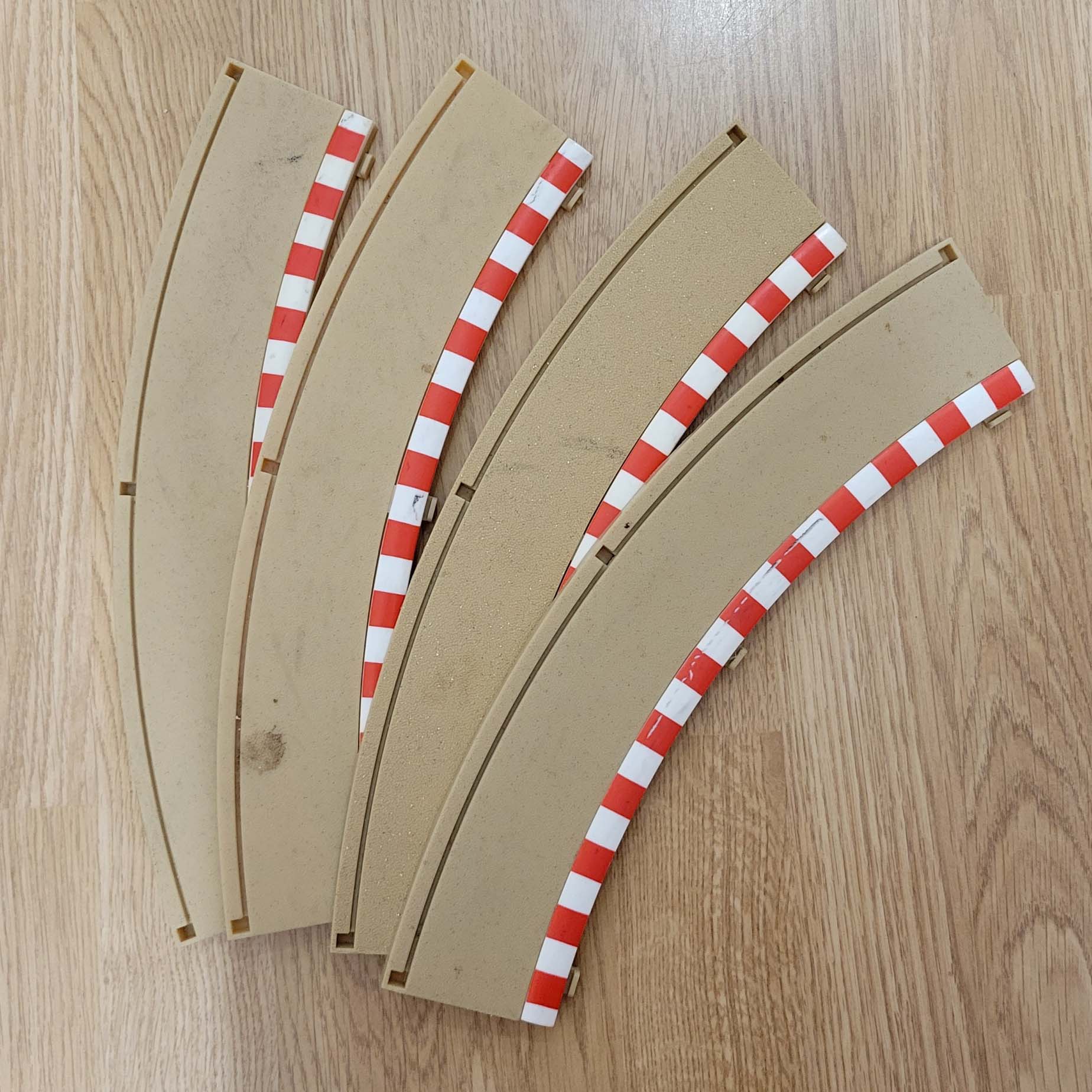 Scalextric Classic 1:32 Borders Barriers L7989 4 Standard Curves 2 Lead In #A