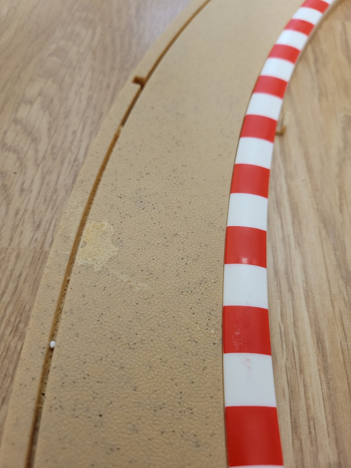 Scalextric Classic 1:32 Borders Barriers L7989 4 Standard Curves 2 Lead In #A