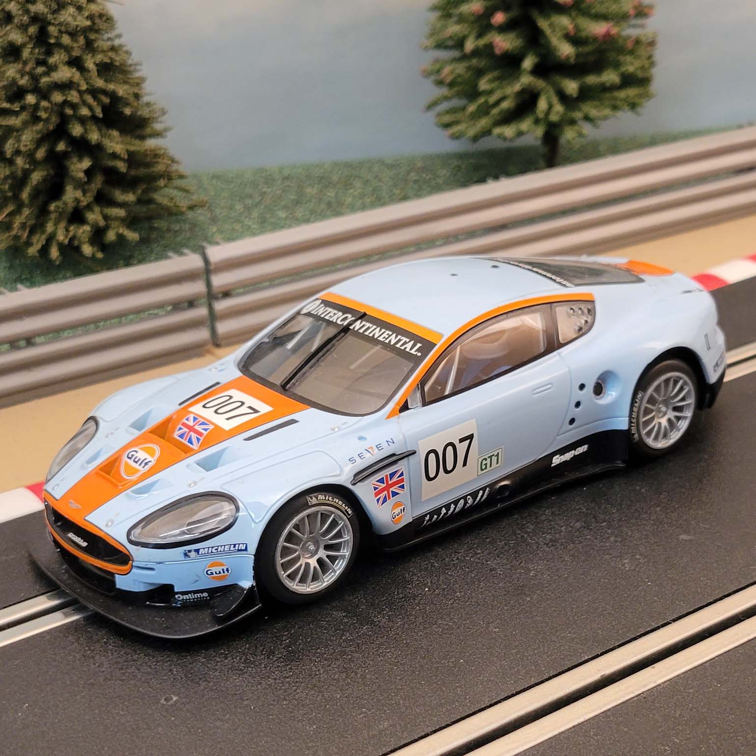 Scalextric 1:32 Car - C2960 Aston Martin DBR9 Gulf #007 *LIGHTS* #MS