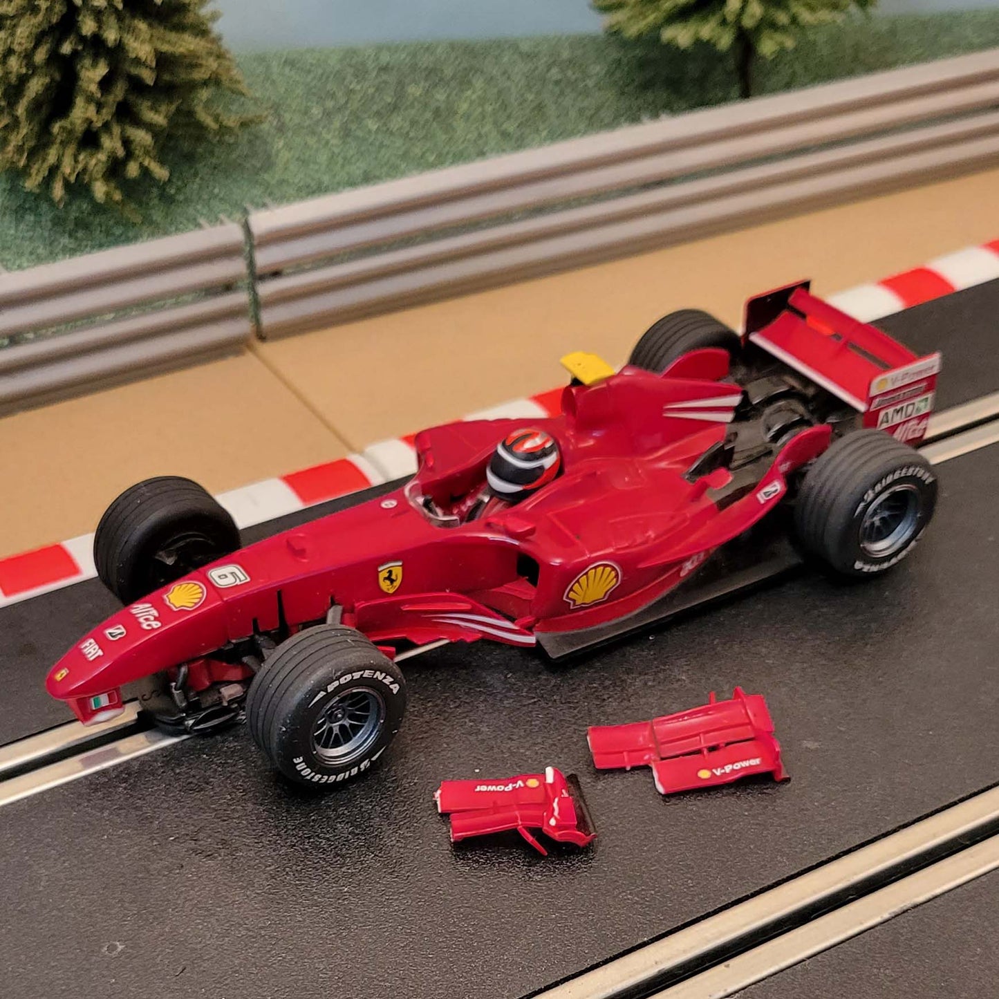 Scalextric 1:32 Car - C2860 F1 Ferrari F2004 Kimi Raikkonen #6 #Q