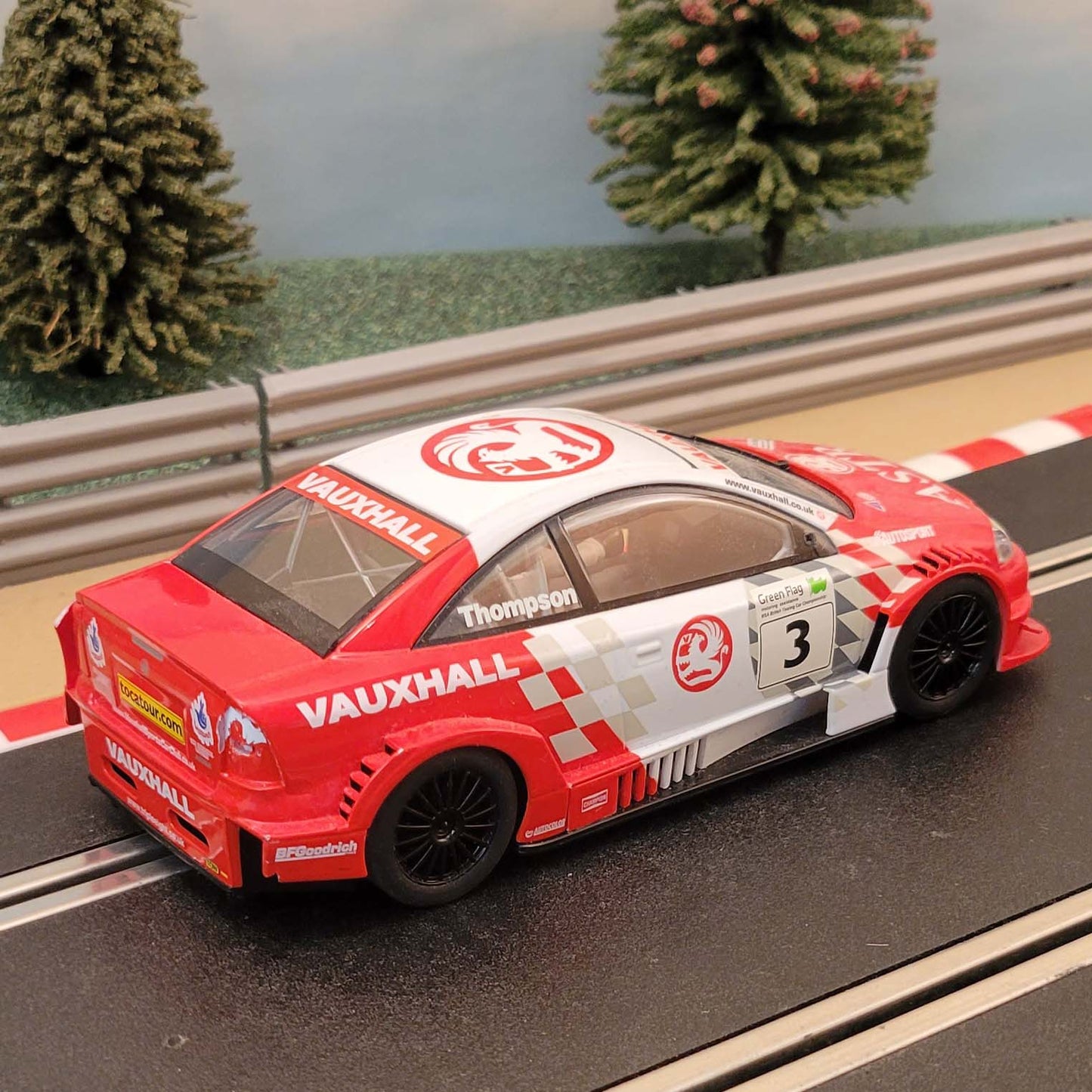 Scalextric 1:32 Car - C2528 Red / White DTM Opel V8 Coupe #3 *LIGHTS* #Z