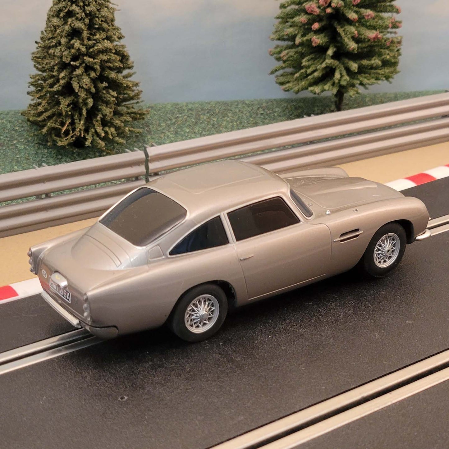 Scalextric 1:32 Car - James Bond 007 Aston Martin DB5 #X