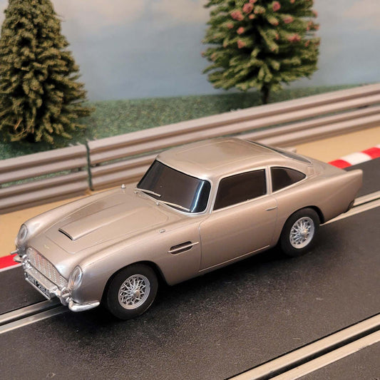 Coche Scalextric 1:32 - James Bond 007 Aston Martin DB5 #J