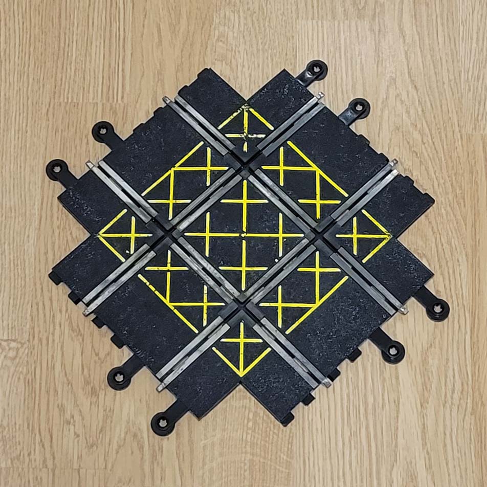 Scalextric Classic 1:32 Track - PT83 C249 Right Angle Crossing YELLOW HATCH #A