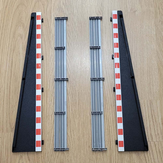 Scalextric Sport 1:32 Black Borders & Barriers - Lead In x 2