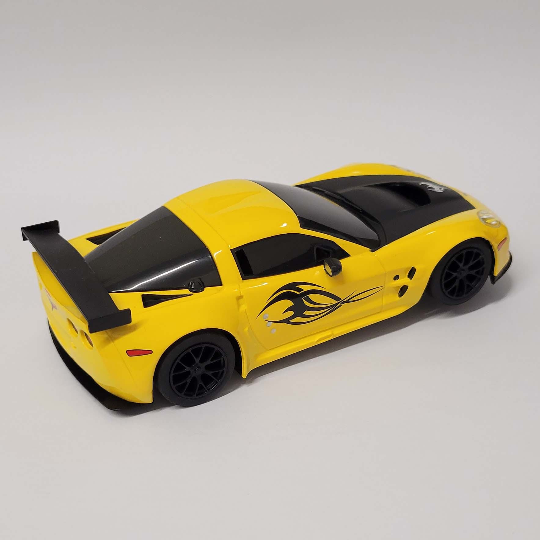 Scalextric 1:32 Car - Yellow Chevrolet Corvette C6R *LIGHTS* NEW