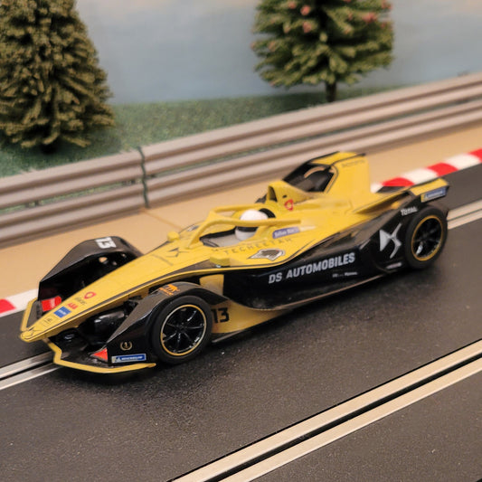 Scalextric 1:32 Digital Car - Formula E Techeetah #13