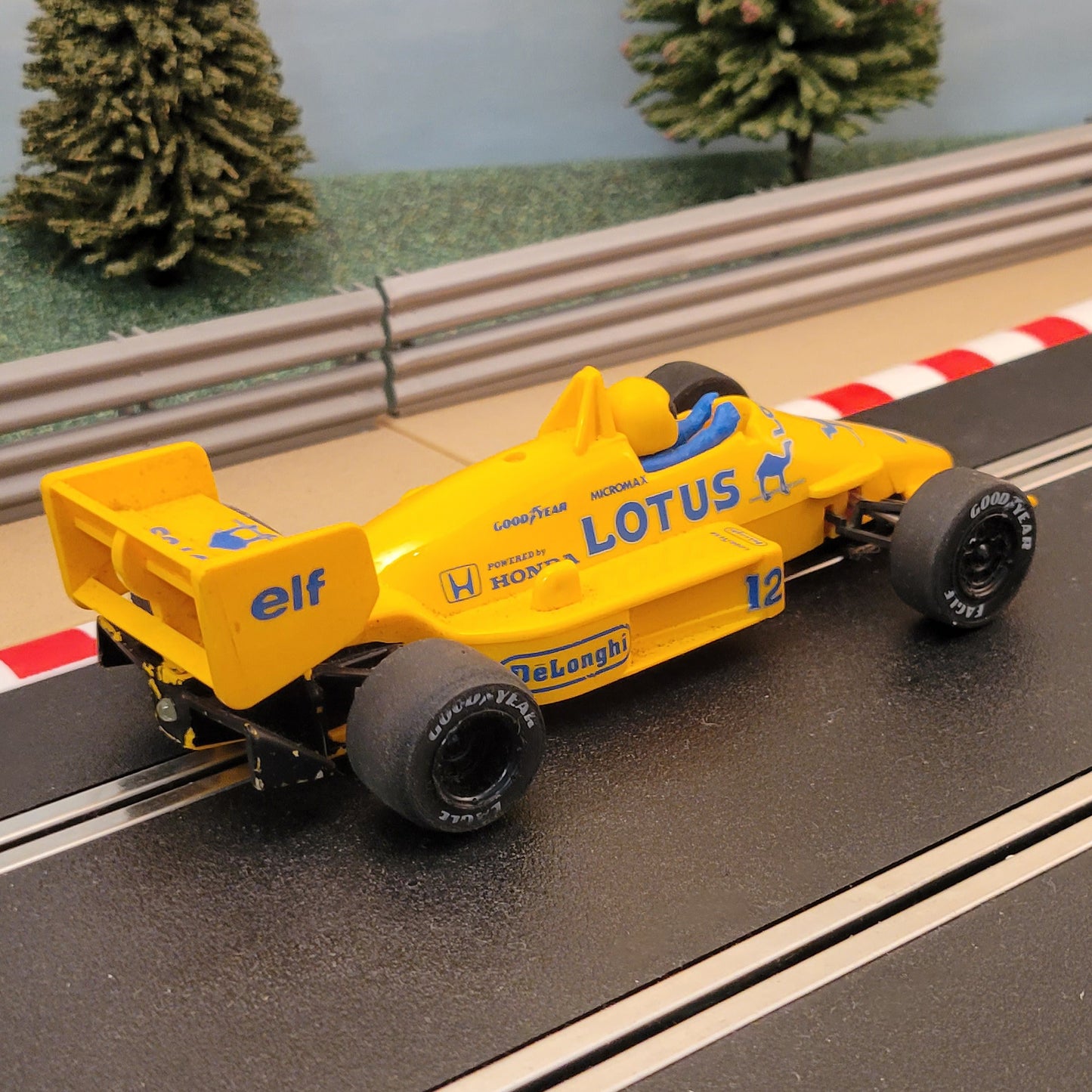 Coche Scalextric 1:32 - C434 Amarillo F1 Lotus Camel Elf - Ayrton Senna #12 #K