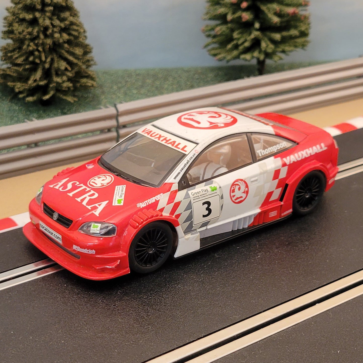 Scalextric 1:32 Car - C2528 Red / White DTM Opel V8 Coupe #3 *LIGHTS* #Q