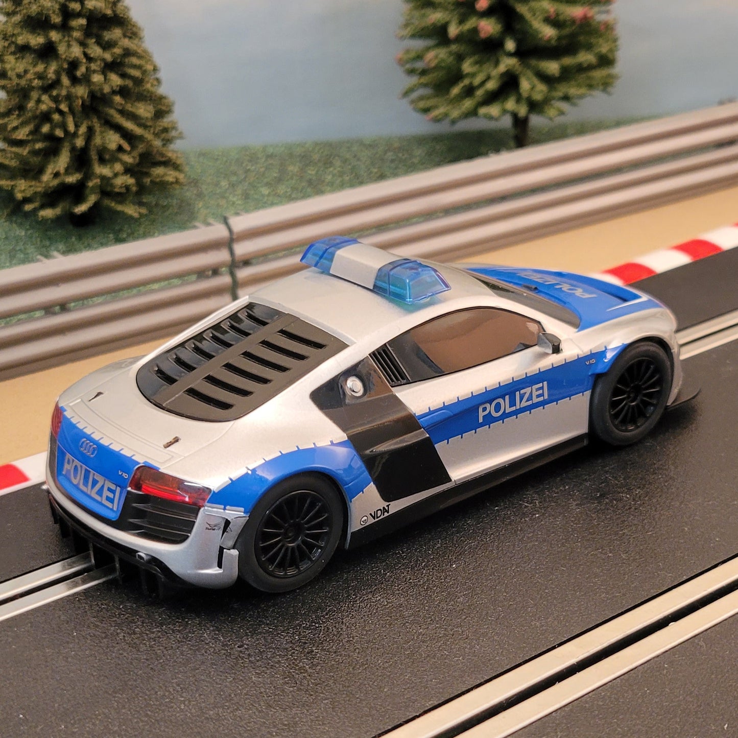 Coche Scalextric 1:32 - Audi R8 GT3 Coche Polizei de Policía *Luces y Sirena* #Z