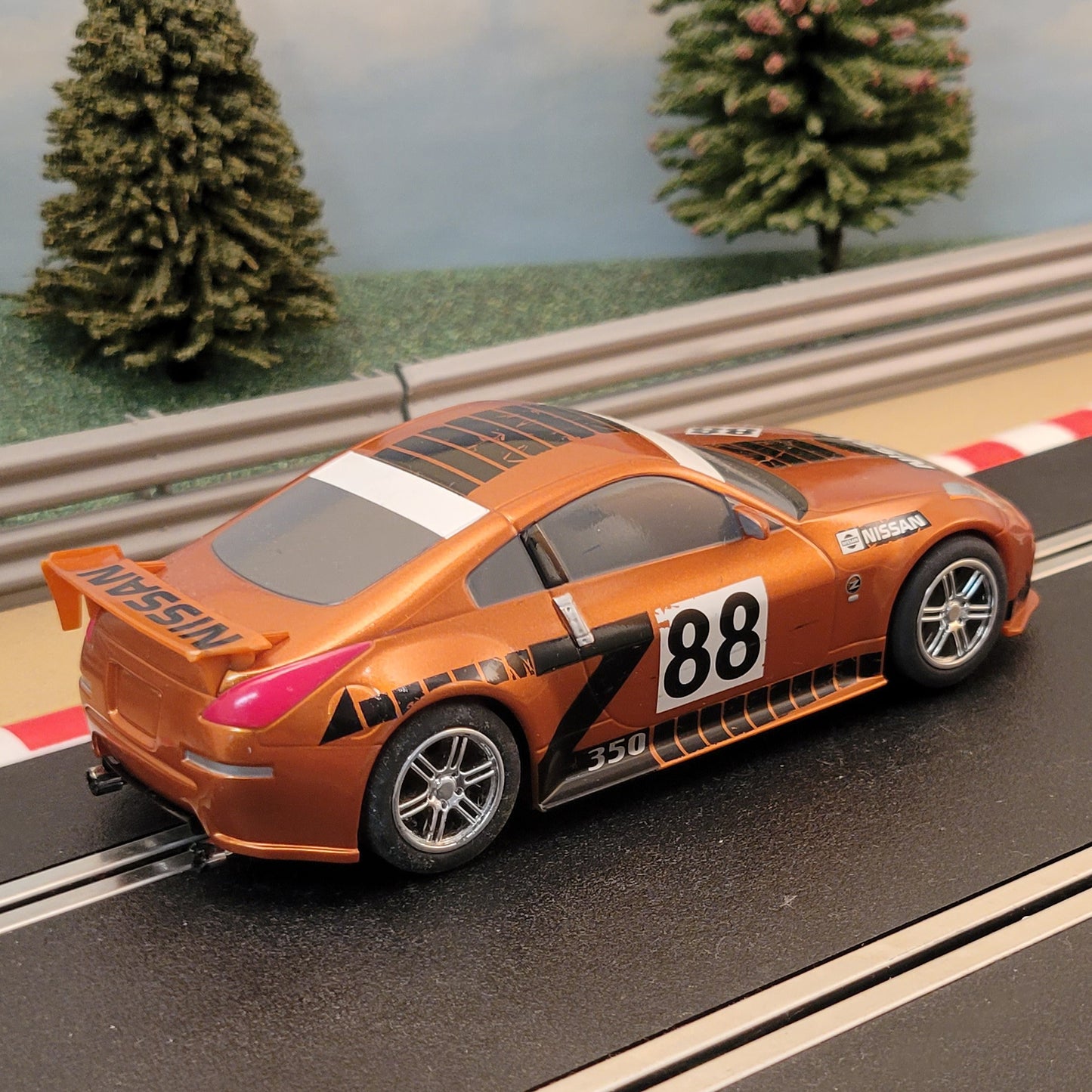 Coche de deriva Scalextric 1:32 - Nissan 350Z Bronce #88 #A