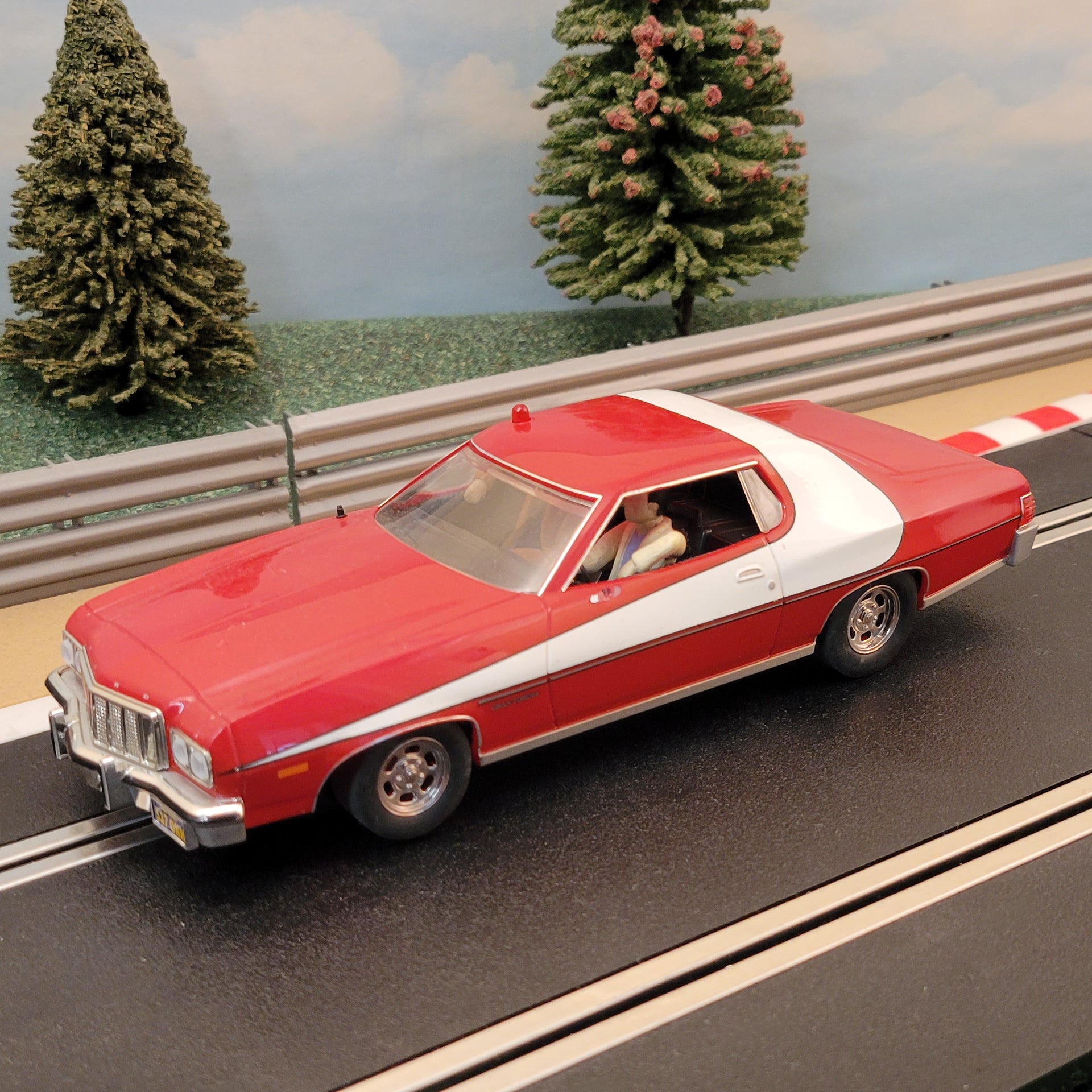 Scalextric 1:32 Car - C2553 Ford Gran Torino 1976 Starsky & Hutch *LIGHTS* #A