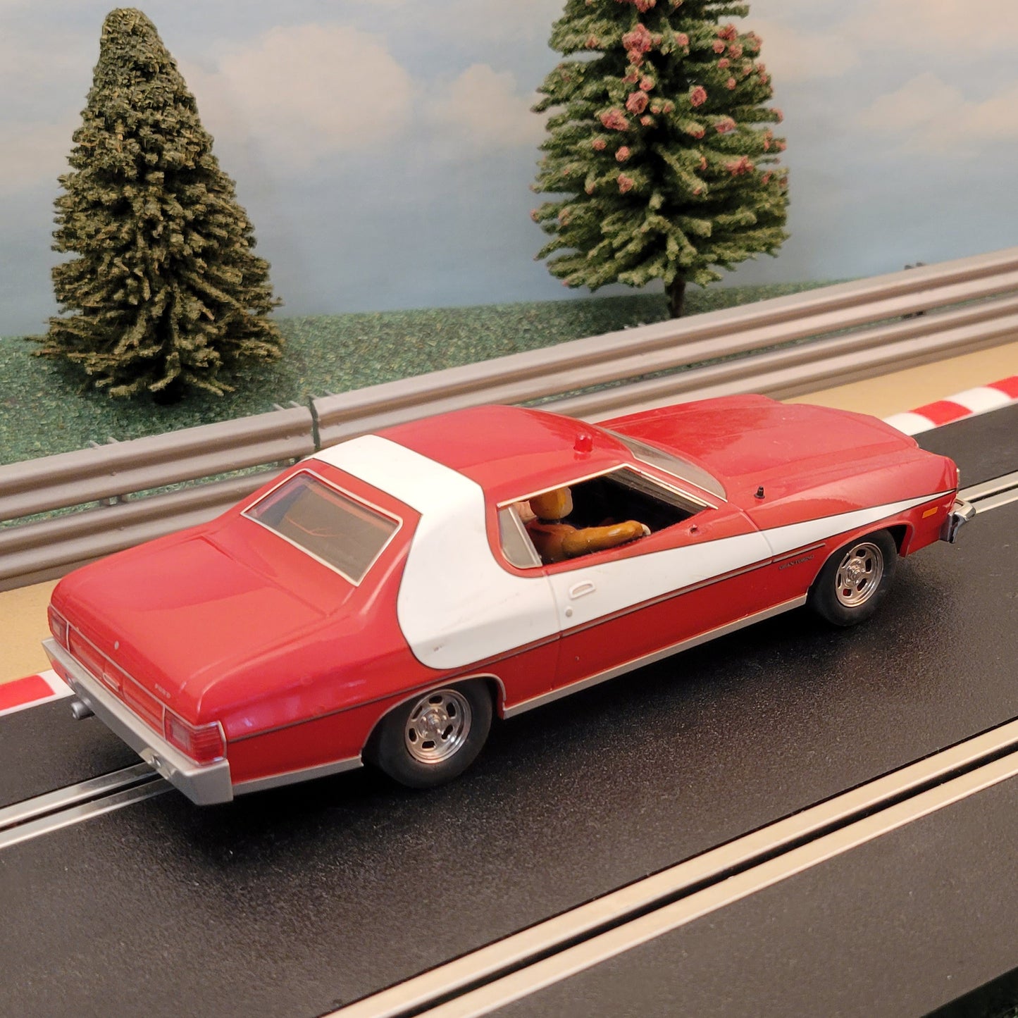 Scalextric 1:32 Car - C2553 Ford Gran Torino 1976 Starsky & Hutch *LIGHTS* #A