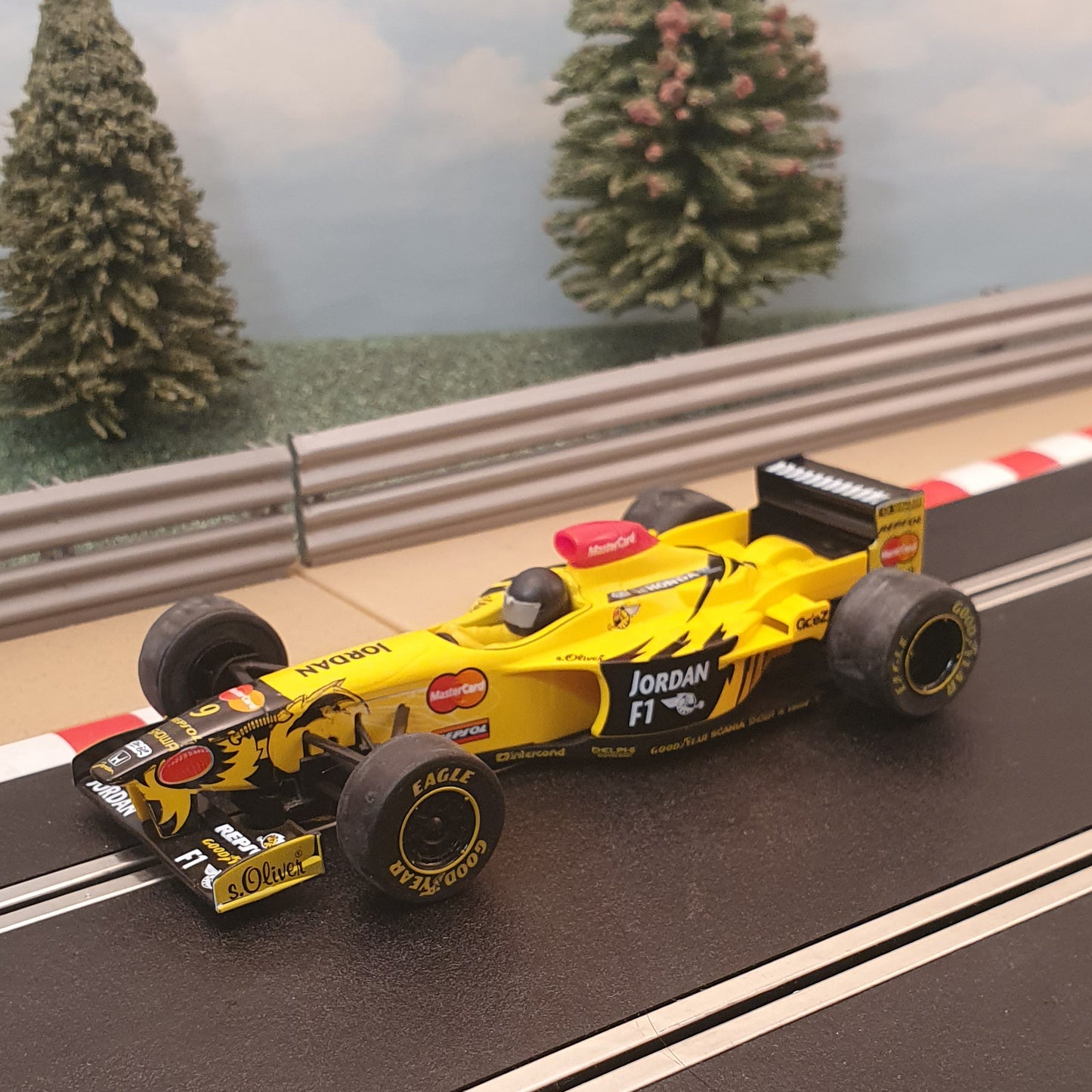 Scalextric 1:32 Car - C2126 F1 Jordan Mugen Honda 198 Barcode #9