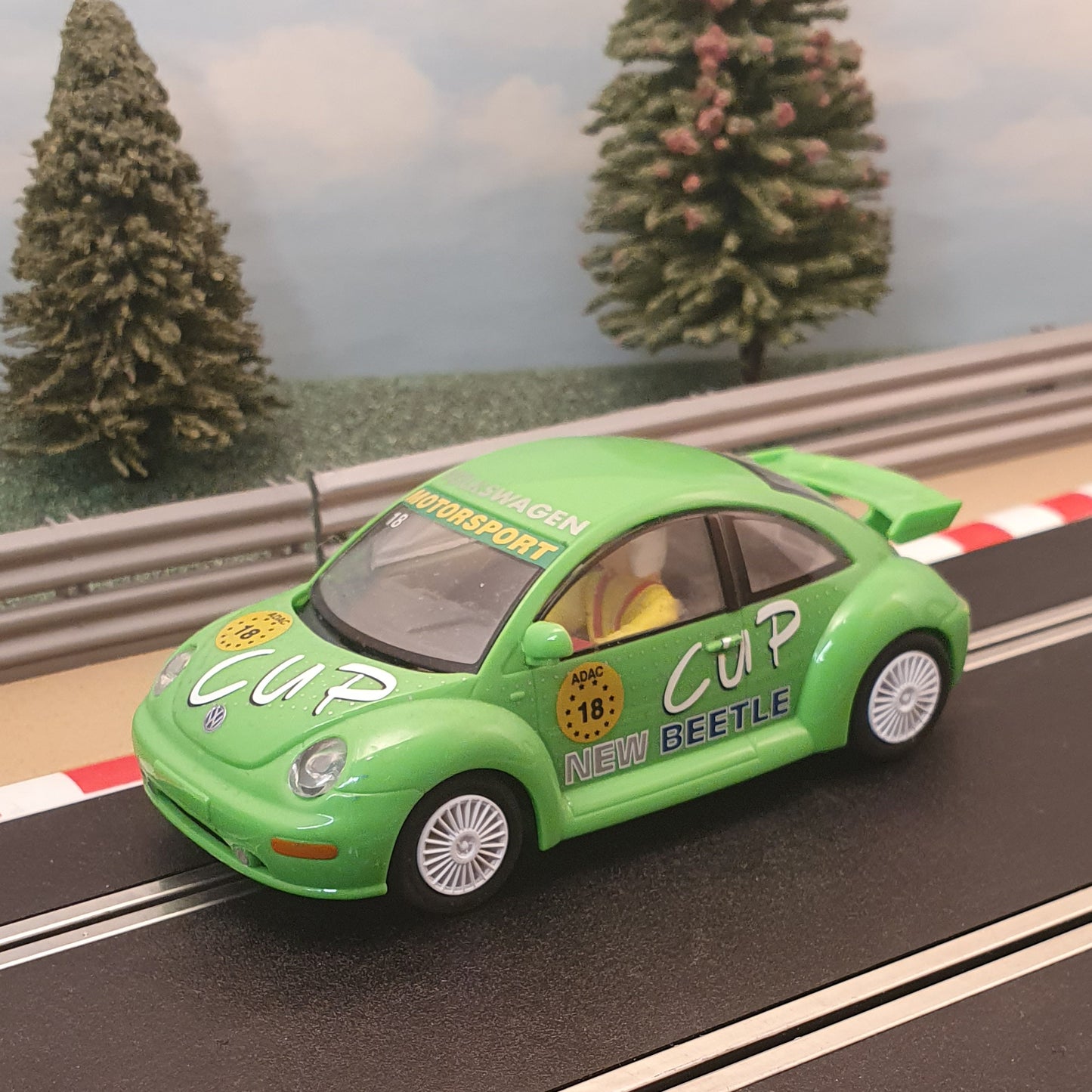 Scalextric 1:32 Car - Green VW Volkswagen Beetle #18 #Q
