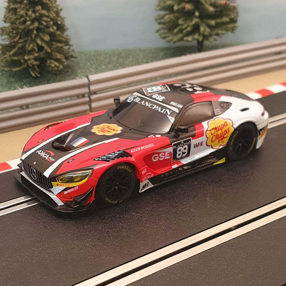 Scalextric 1:32 Car - Mercedes AMG GT3 Chupa Chups *LIGHTS* #89 #SW