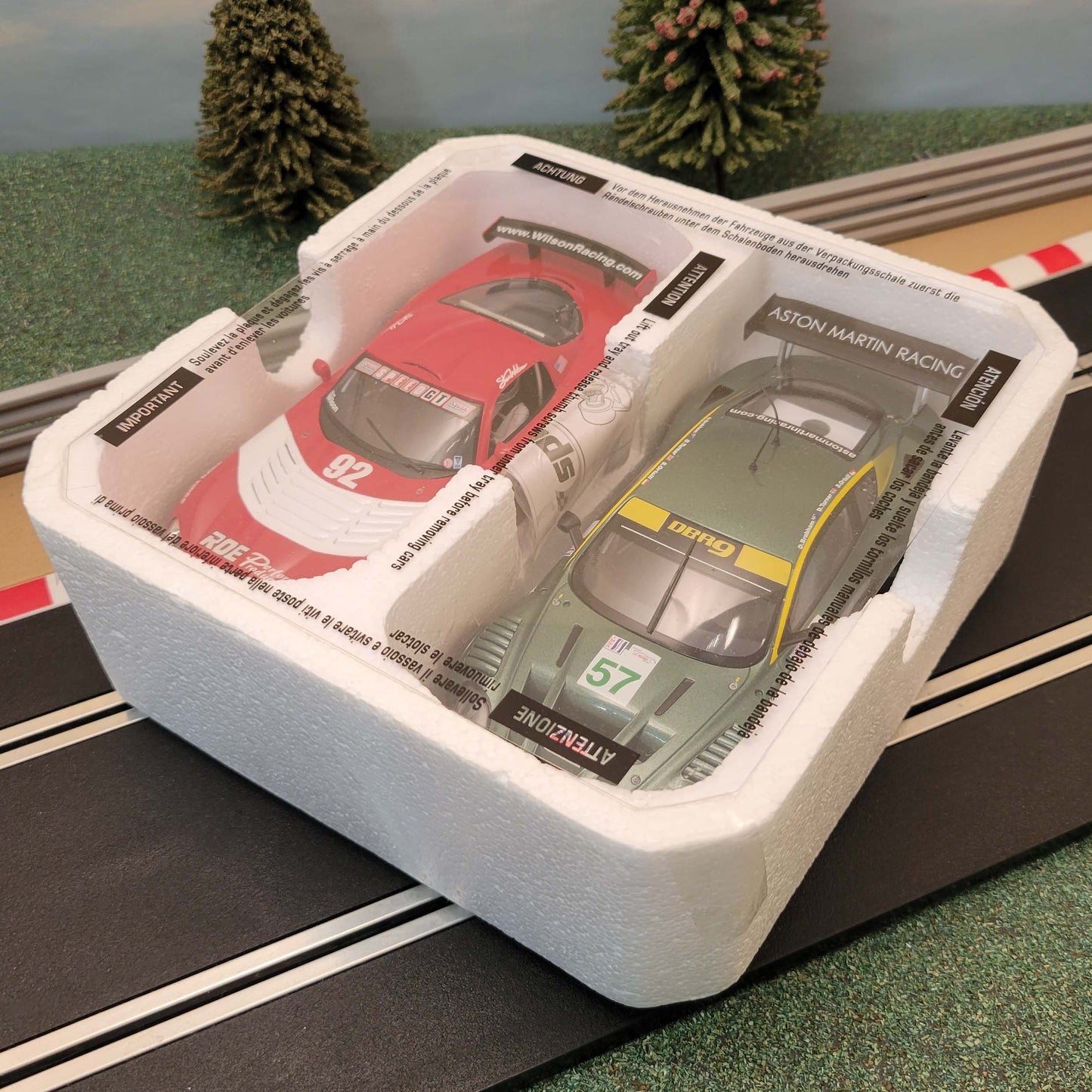 Scalextric 1:32 Cars - C2644 Aston Martin DBR9 & C2691 Dodge Viper *LIGHTS* NEW