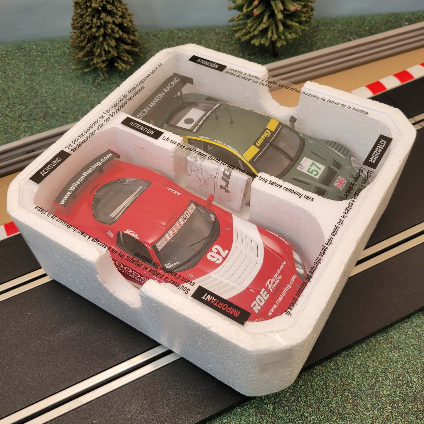 Scalextric 1:32 Cars - C2644 Aston Martin DBR9 & C2691 Dodge Viper *LIGHTS* NEW