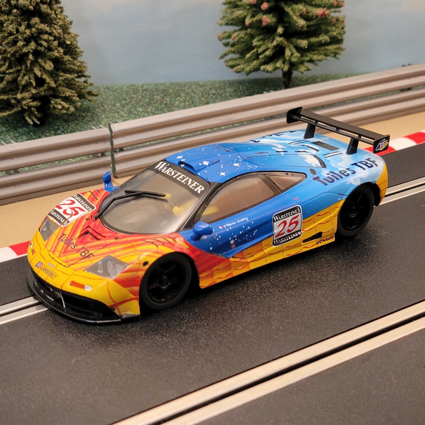 Scalextric 1:32 Car - C3917 McLaren F1 GTR Le Mans Warsteiner #25 *LIGHTS* #Q