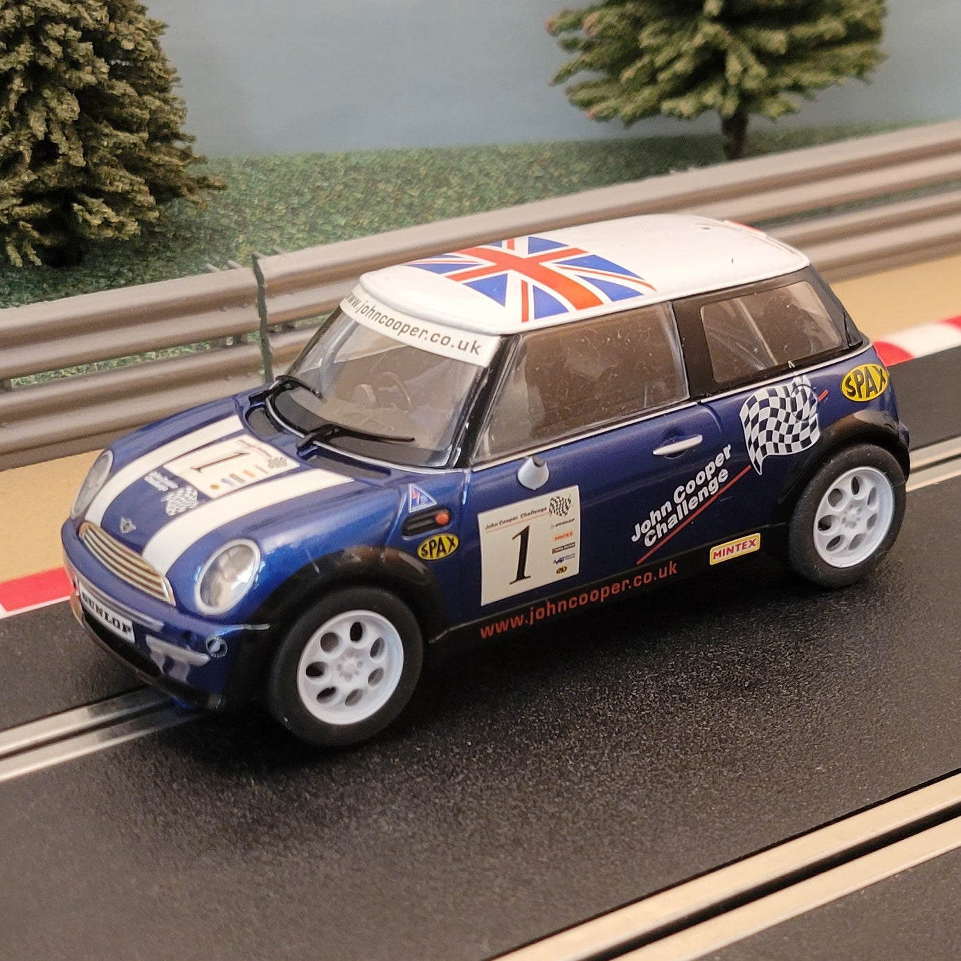 Scalextric 1:32 Car - C2527 Blue BMW Mini Cooper Union Jack #1 *LIGHTS* #D