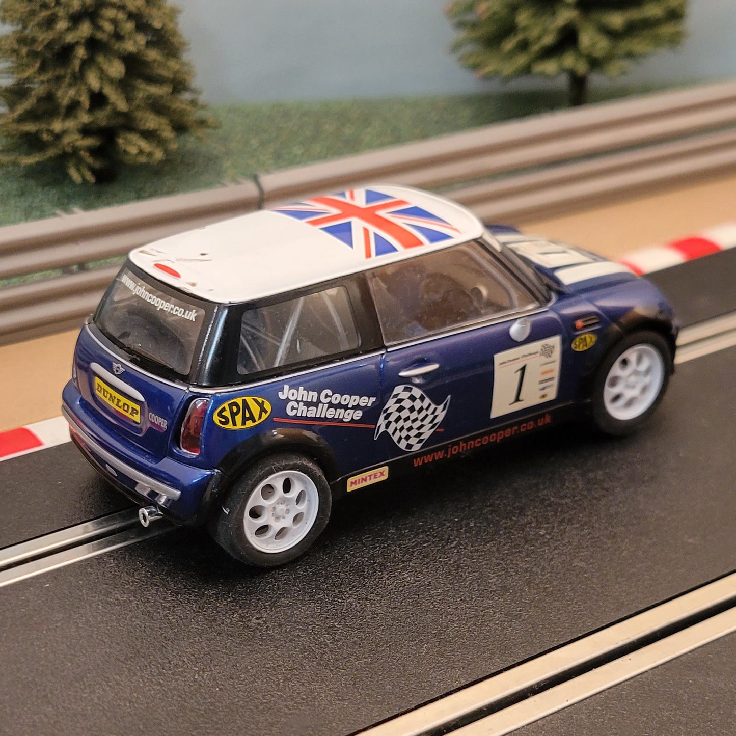 Scalextric 1:32 Car - C2527 Blue BMW Mini Cooper Union Jack #1 *LIGHTS* #D