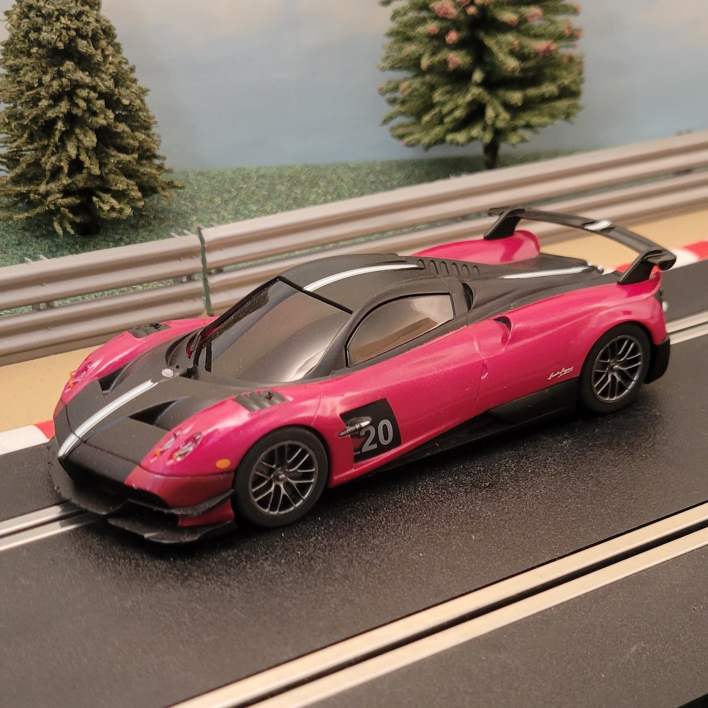 Scalextric 1:32 Car - C4274 Pagani Huayra #20 #M