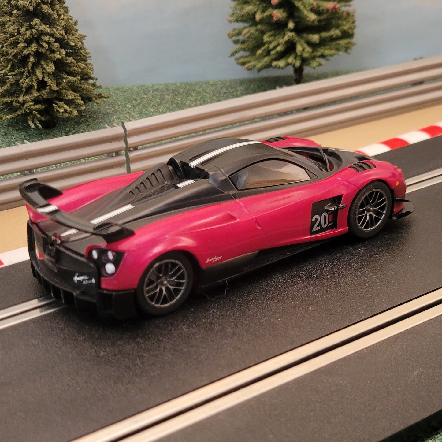 Scalextric 1:32 Car - C4274 Pagani Huayra #20 #M
